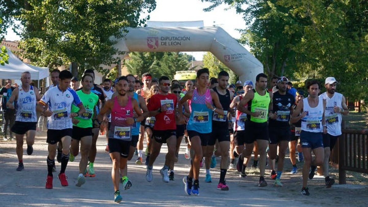 Carrera de la Copa Diputación de León en Santa Marina del Rey. F. Otero Perandones.