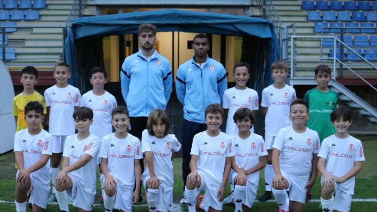 Equipo de la Cultural B que milita en la 2ª Provincial Alevín. CYDL