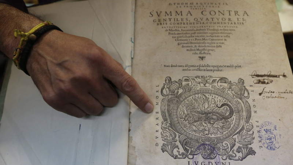 La obra ‘Summa contra gentiles’, de Santo Tomás de Aquino, una de las más destacadas.