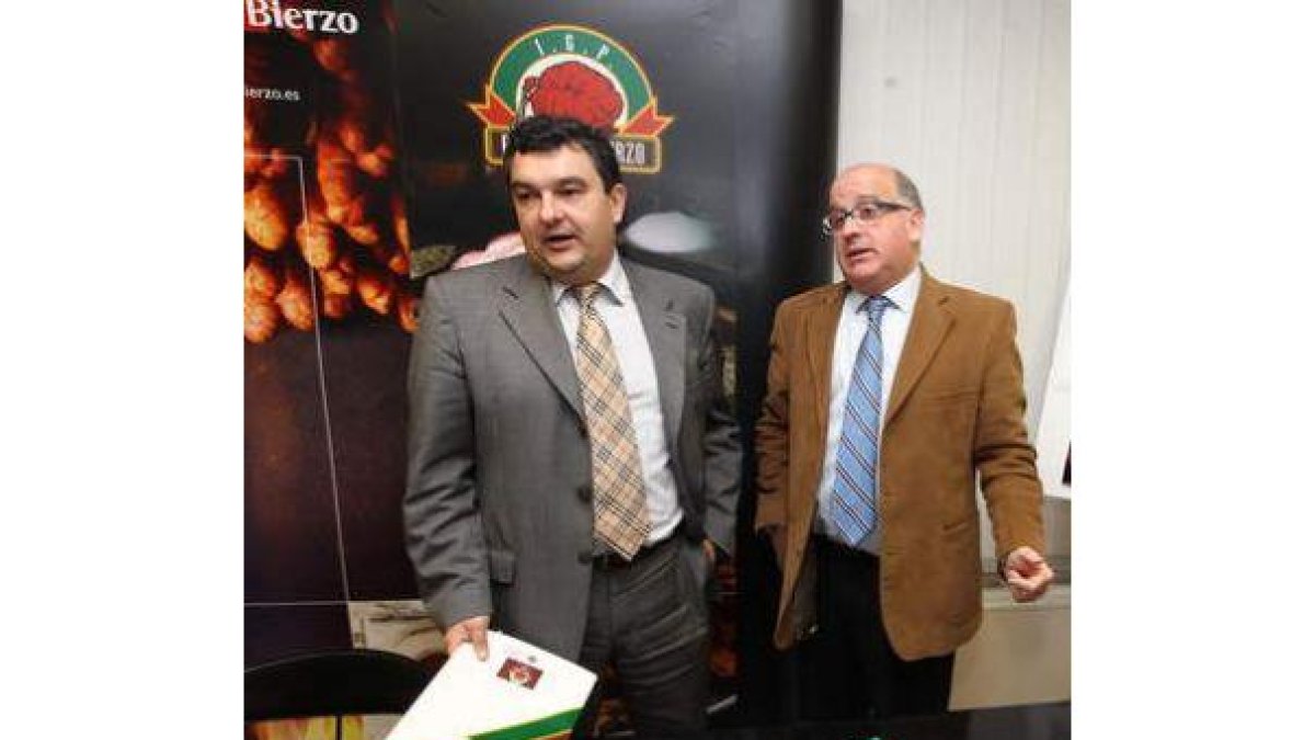 El presidente del Consejo Comarcal y Óscar Ramos.