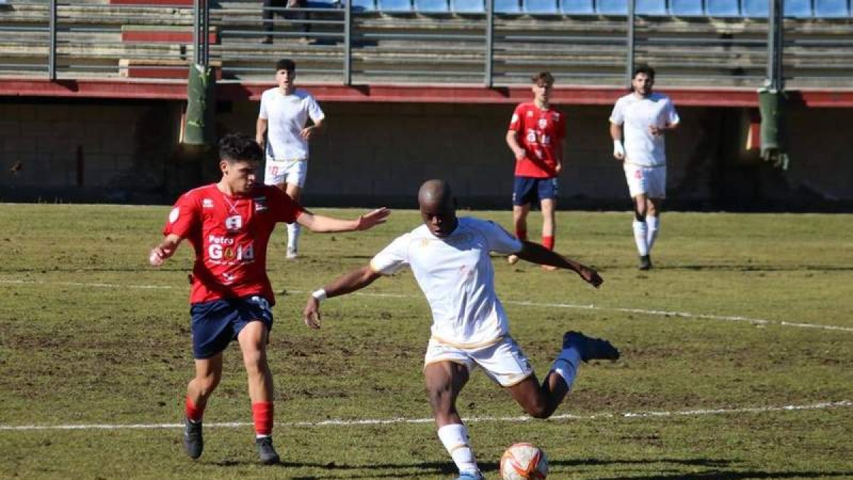 La Cultural lo intentó, pero cayó ante el Diocesano en el Área Deportiva de Puente Castro. DL