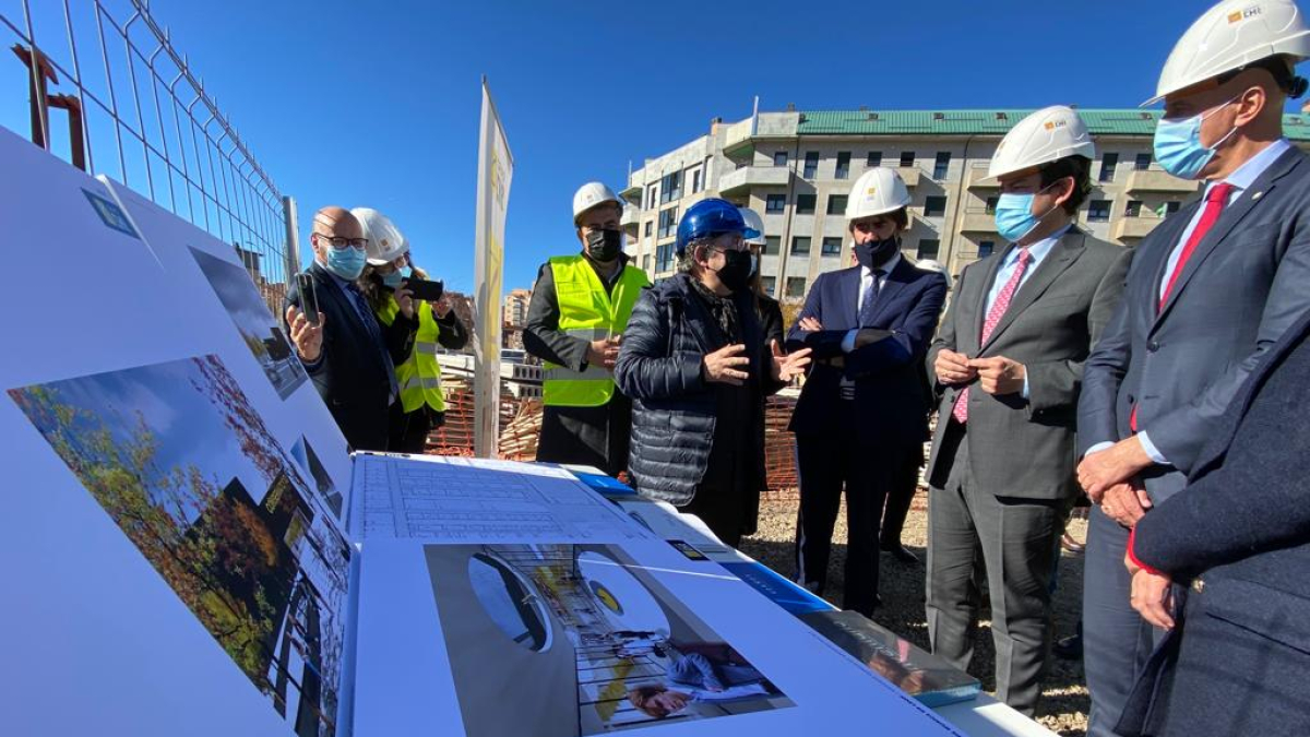 Alfonso Fernández Mañueco ha visitado esta mañana las obras del nuevo Conservatorio de León. RAMIRO