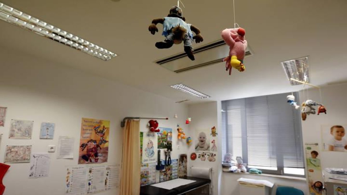 Una consulta de pediatría en León