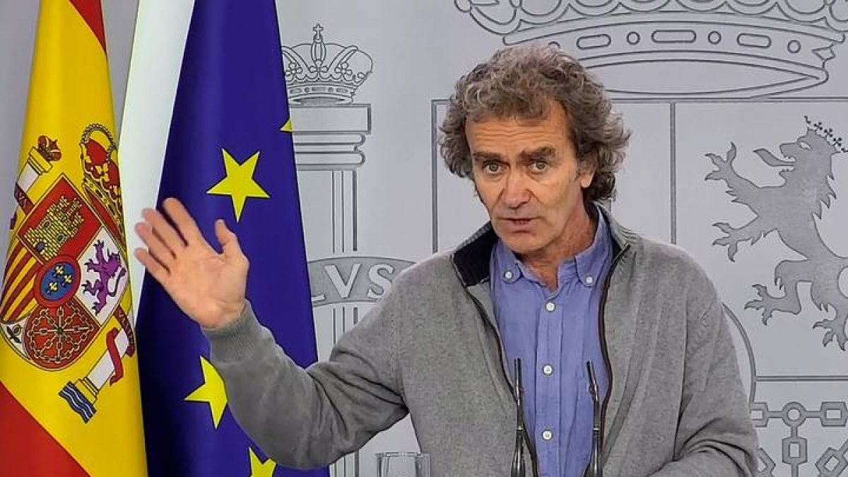 Captura de la señal institucional de Moncloa del director del Centro de Emergencias y Alertas Sanitarias, Fernando Simón,