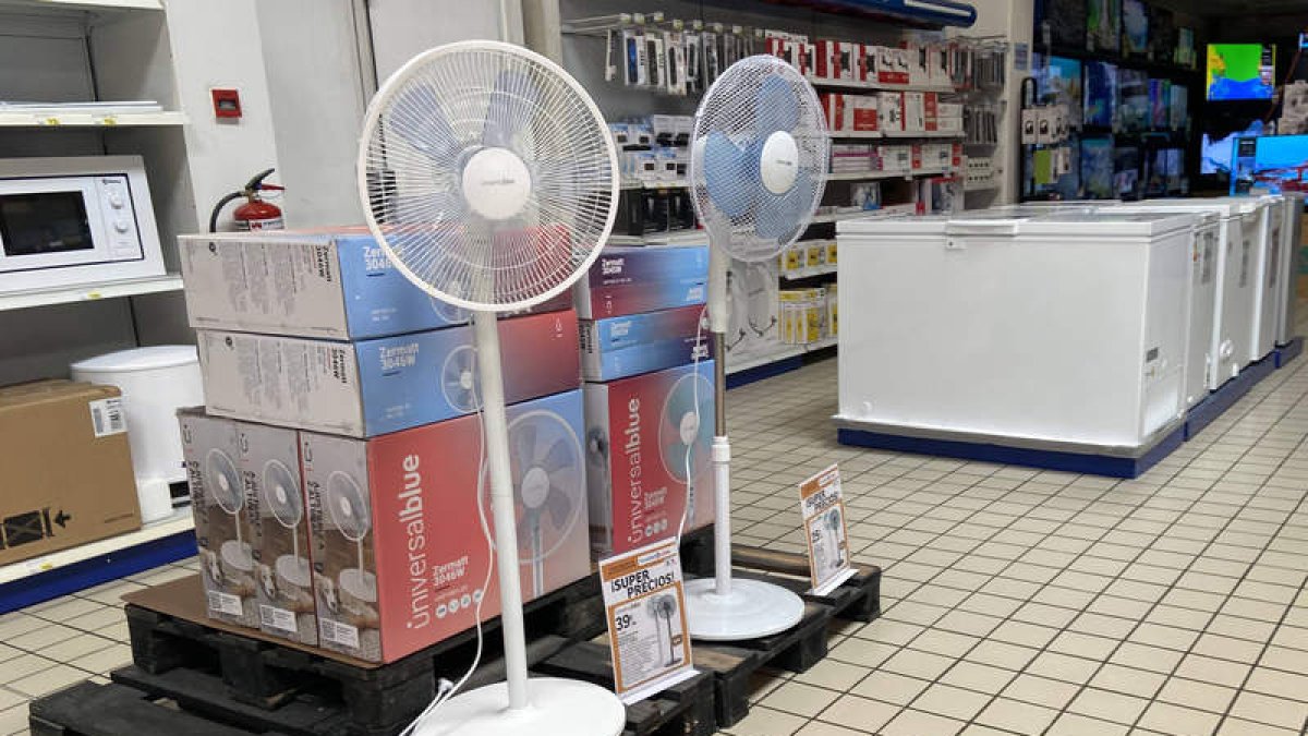 Ventiladores en una gran superficie de León. RAMIRO