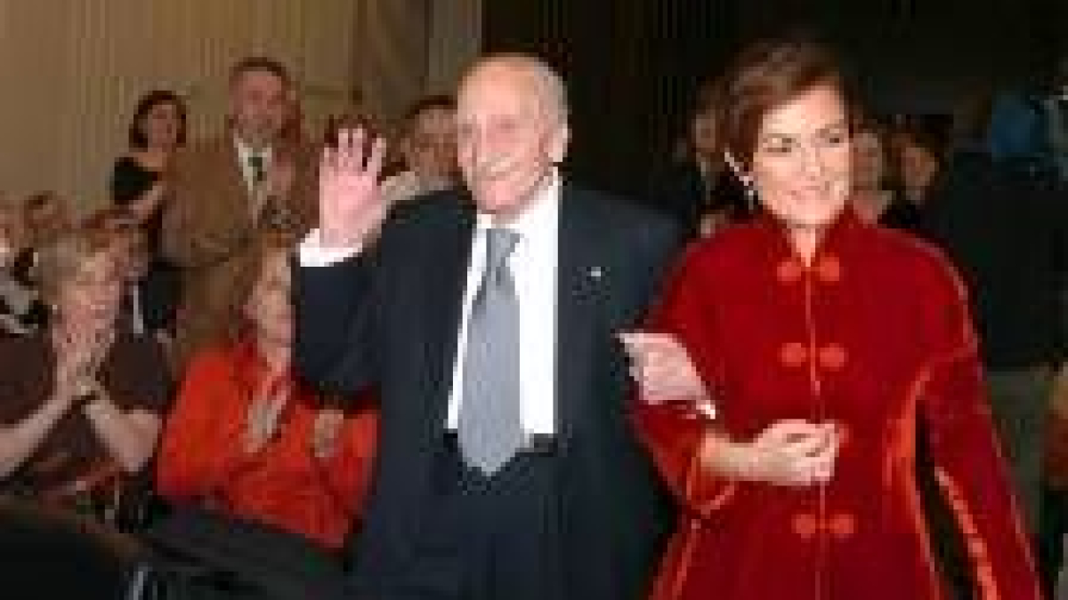 Francisco Ayala, ayer, junto a la ministra Carmen Calvo
