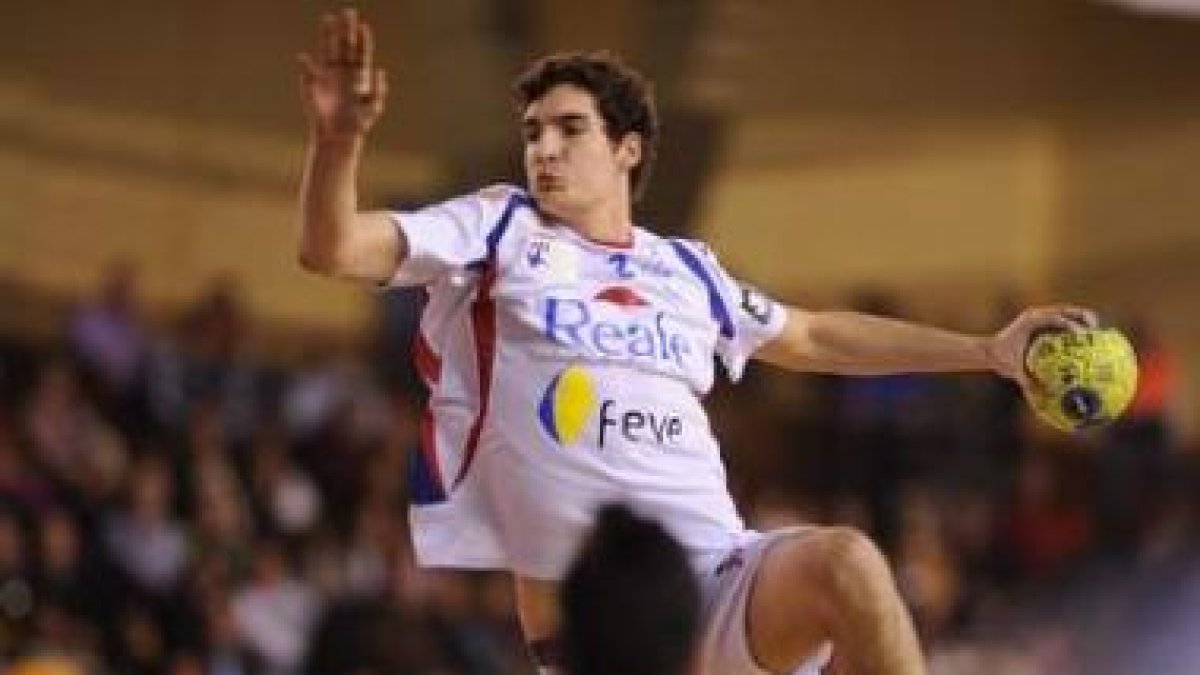 Stranovsky volvió tras dos meses en el dique seco y demostró que no se le ha olvidado jugar al balon