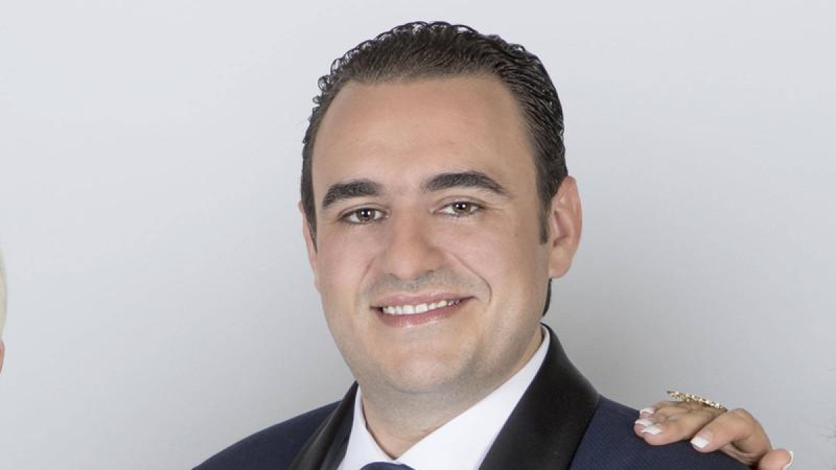 José Miguel González. DL