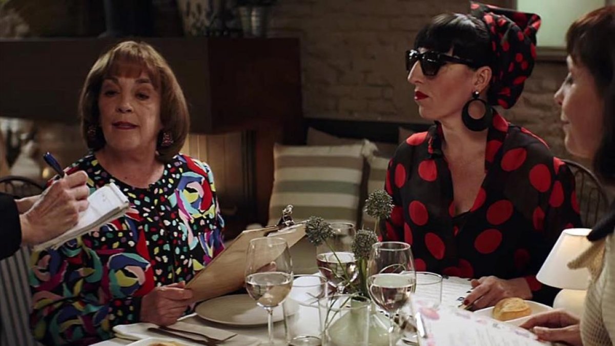 Carmen Maura y Rossy de Palma, en el espot Amodio, de la empresa Campofrío