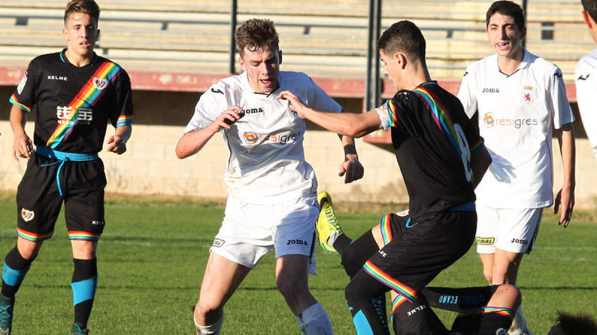 La Peña ya sabe los que es derrotar a uno de los ‘grandes’ tras imponerse al Rayo Vallecano.