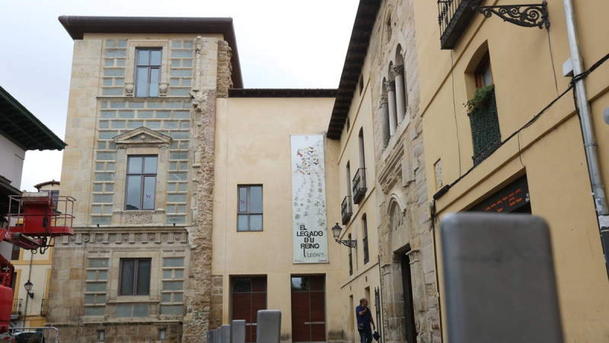 El Palacio del Conde Luna es uno de los servicios susceptibles de necesitar refuerzo externo. MARCIANO