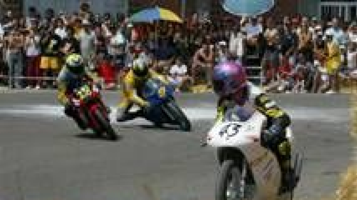 Imagen del último gran premio de velocidad celebrado en las calles de La Bañeza