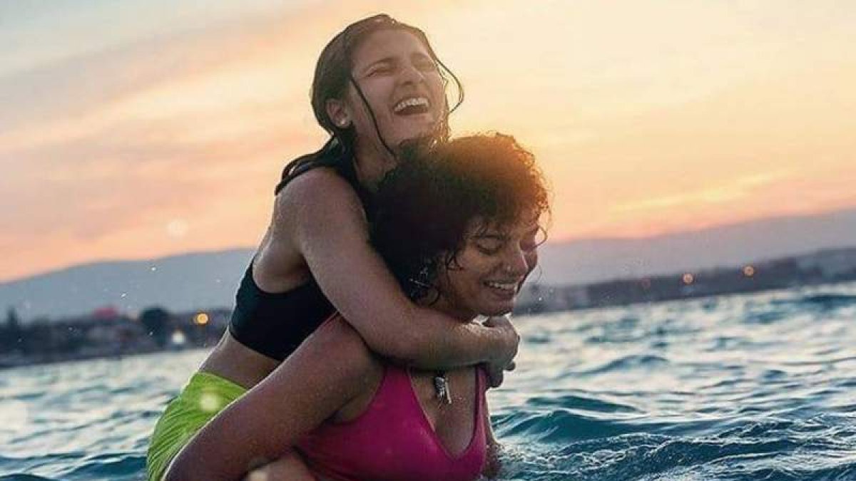 Fotograma de ‘Las nadadoras’, basada en hechos reales. DL