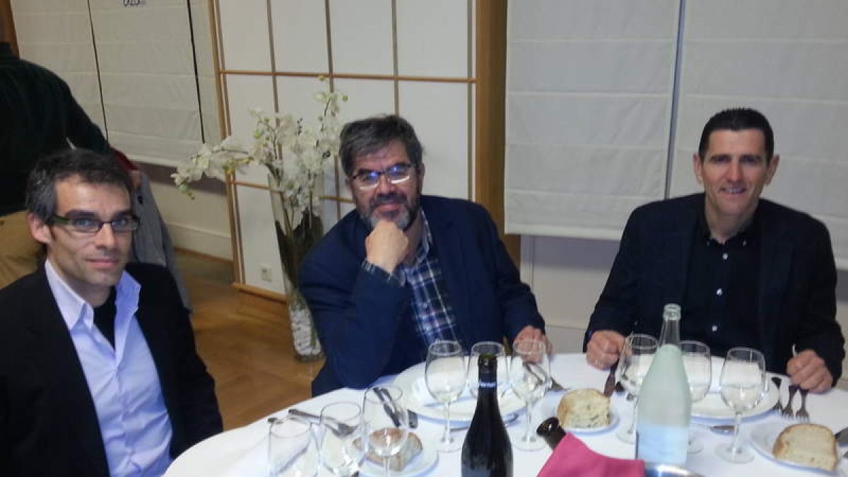 Gallardo, Arribas y Olano, en la cena de ayer en Ponferrada.