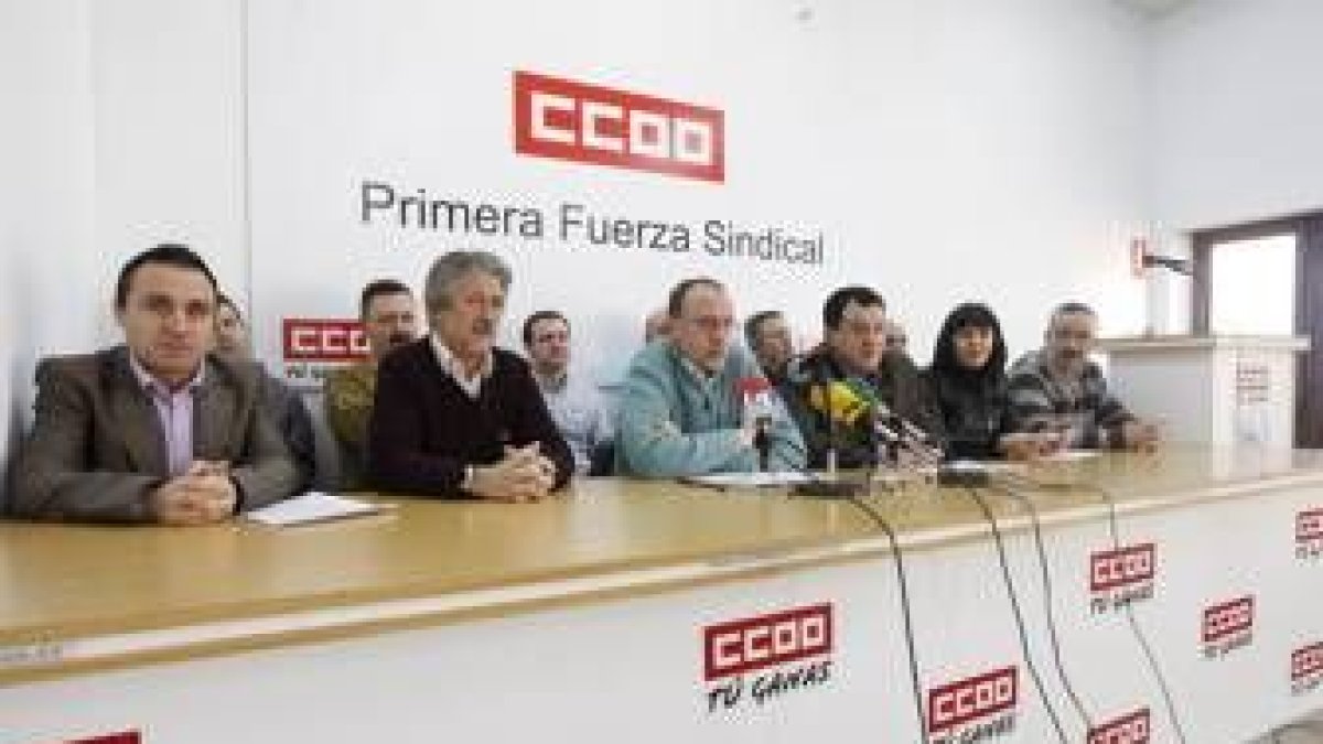 Los responsables de CC.OO., ayer en la rueda de prensa