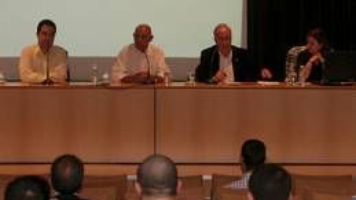 Antonio Morán, Antonio Donís y Susana Téllez, presentaron ayer la sexta edición del festival