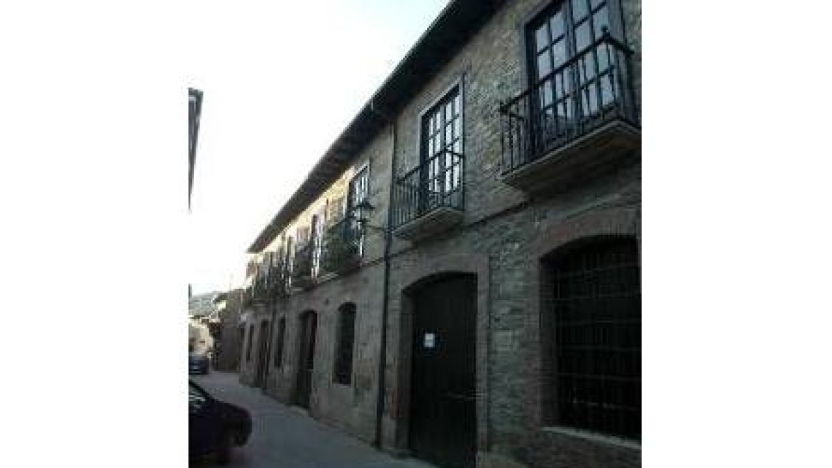 La bodega está situada en una de las zonas de mayor solera del pueblo