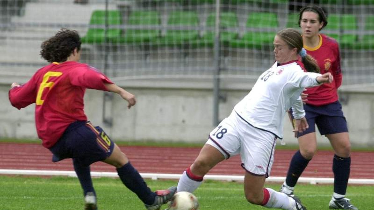 Cristina Portomeñe, jugadora del DF Trobajo y de la selección.