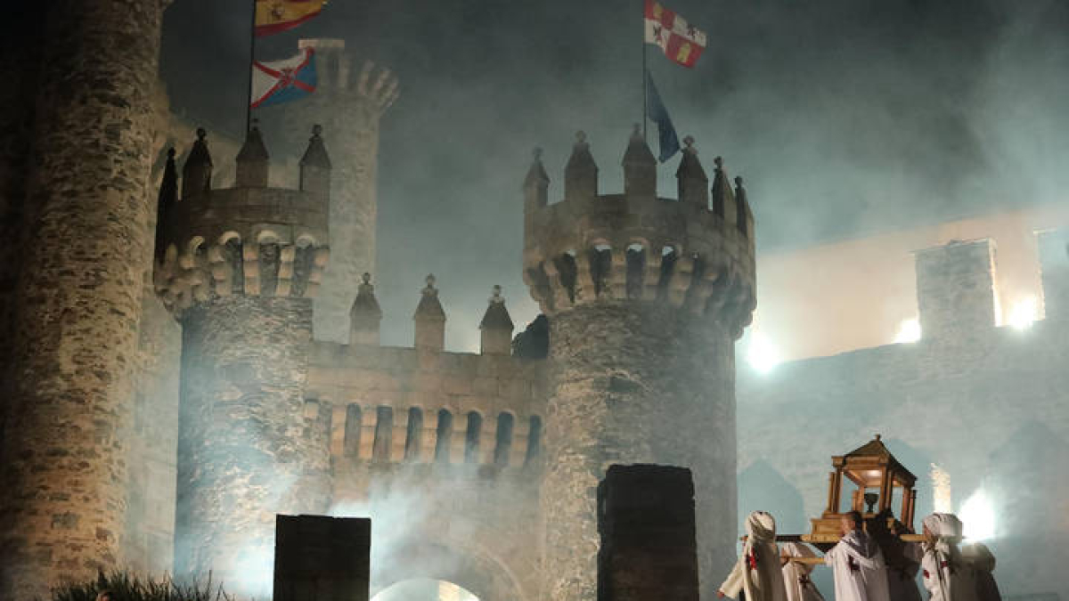 Noche templaria en Ponferrada. L. DE LA MATA