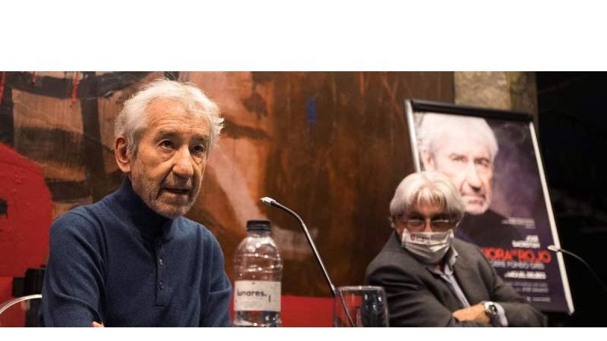 José Sacristán, que llegará a León una semana antes de recibir el Goya de Honor, en la presentación de la obra. TONI GALÁN