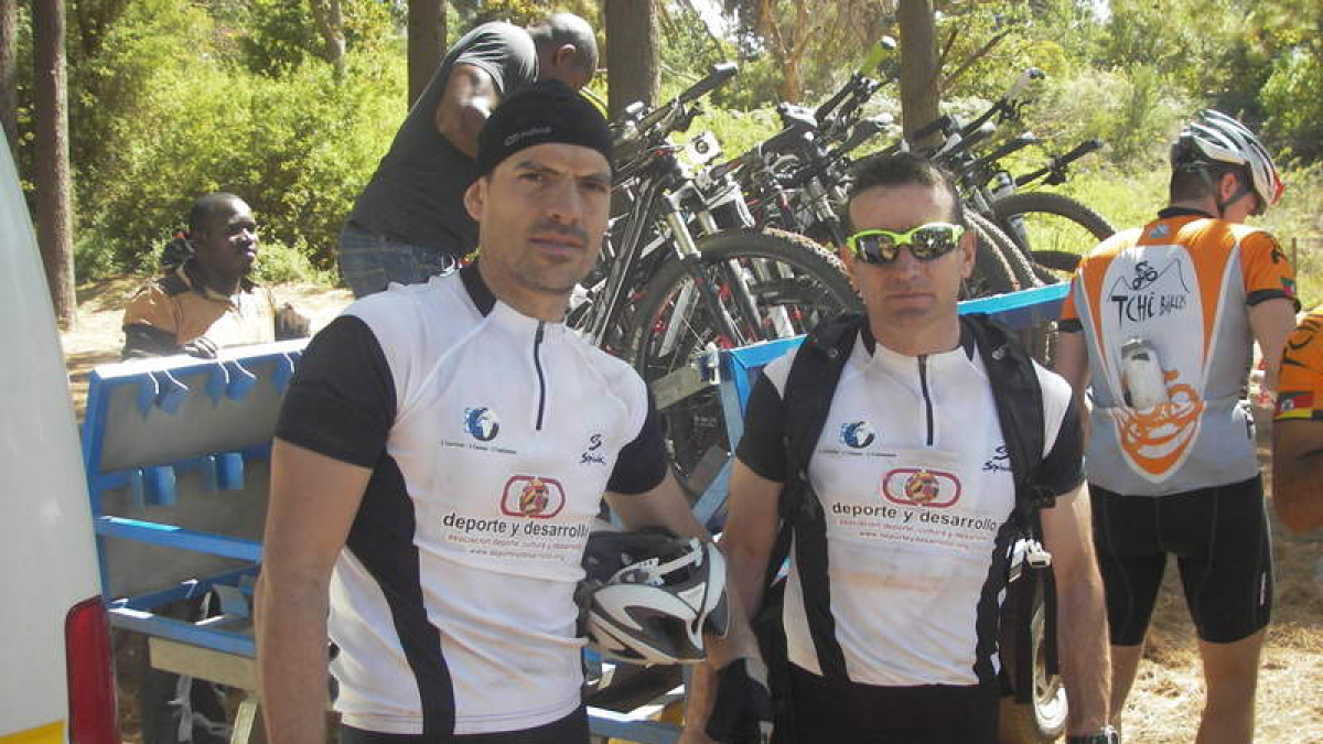 César y Marcos lograron su sueño: acabar la Cape Epic. Eso sí, tuvieron que sufrir al límite.