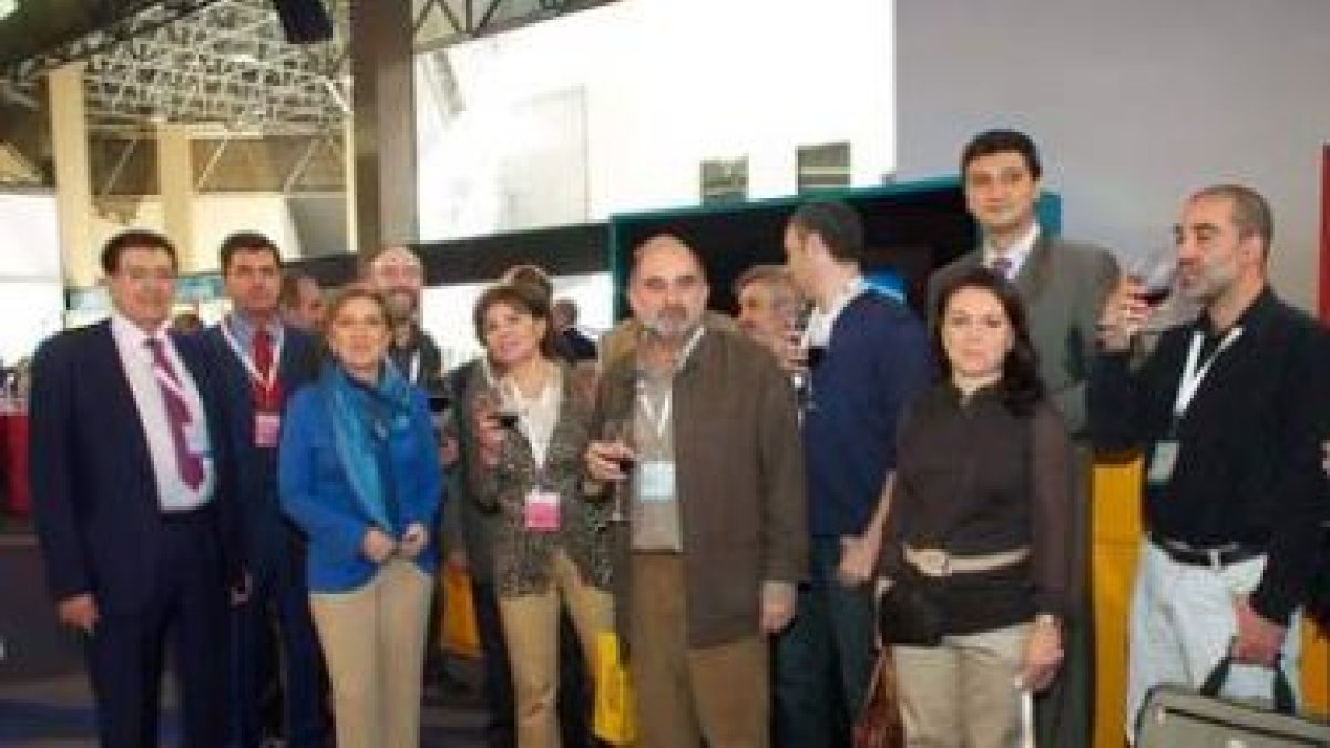 La consejera María José Salgueiro, con los editores de Castilla y León.