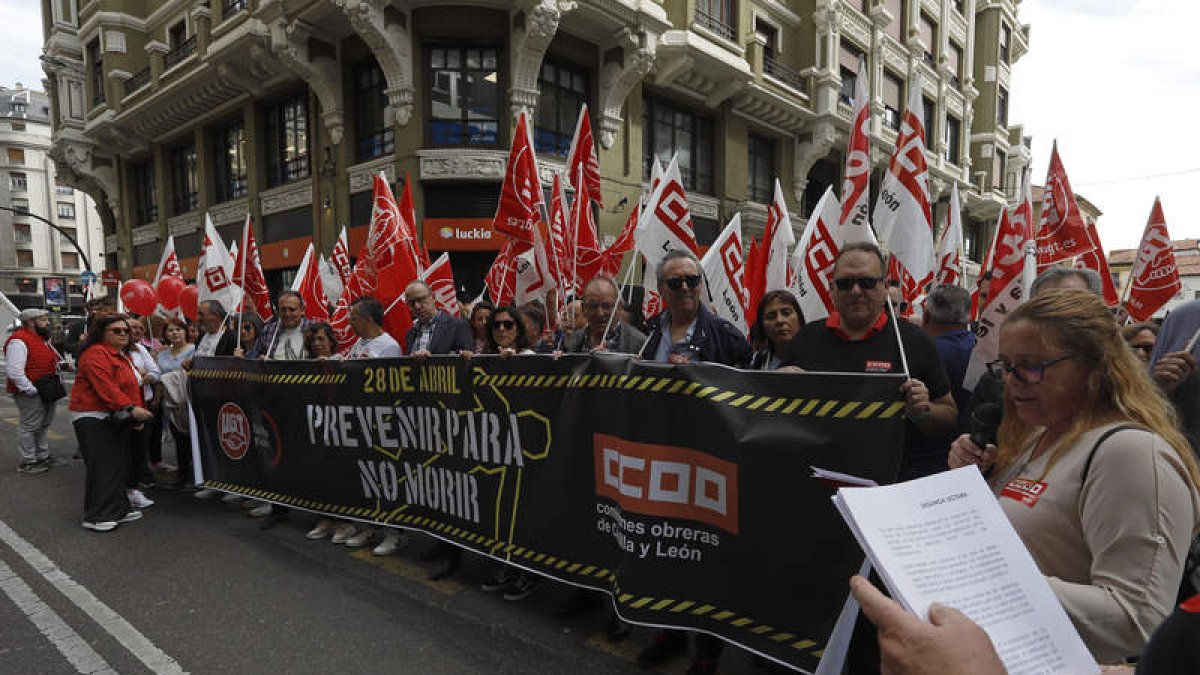 Momento de la concentración ante la Fele. FERNANDO OTERO