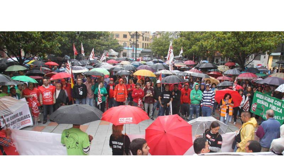 Representantes sindicales, de la minería y de Vitro encabezaron la manifestación.
