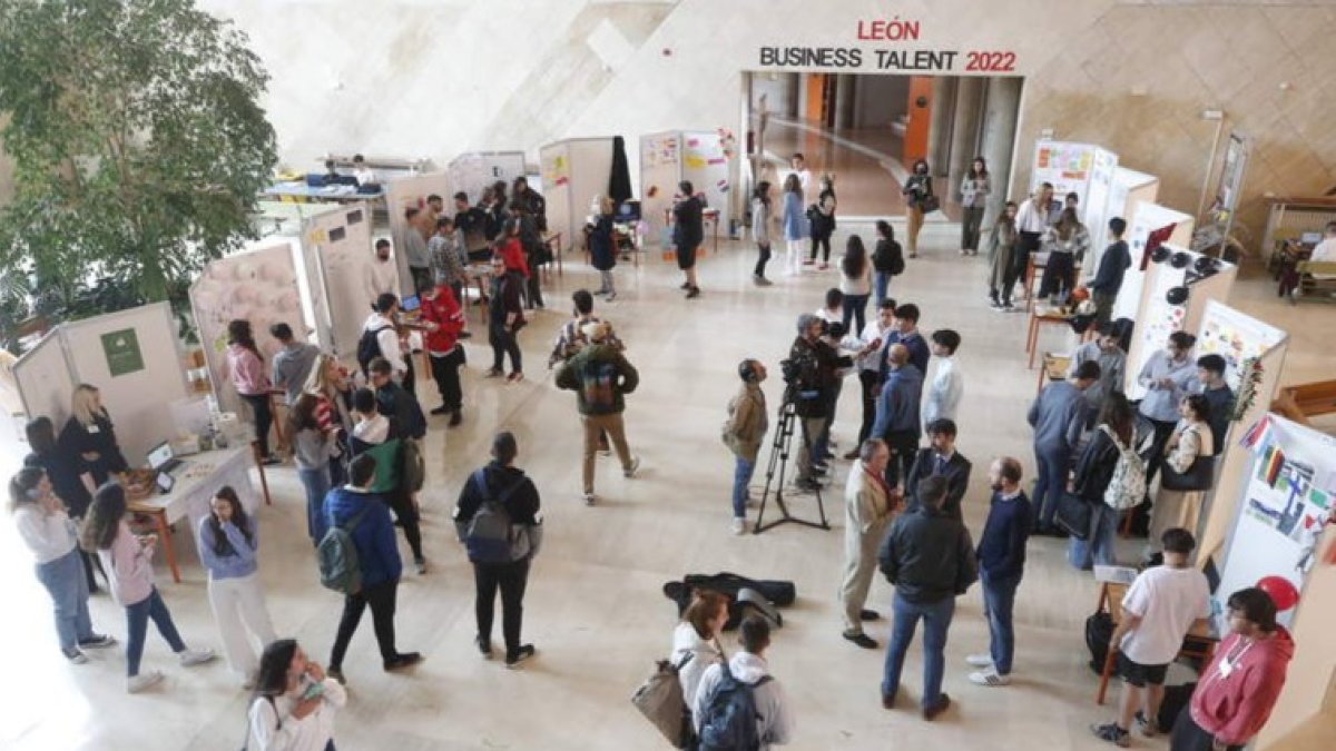 La caída de población joven en León es una sangría. DL