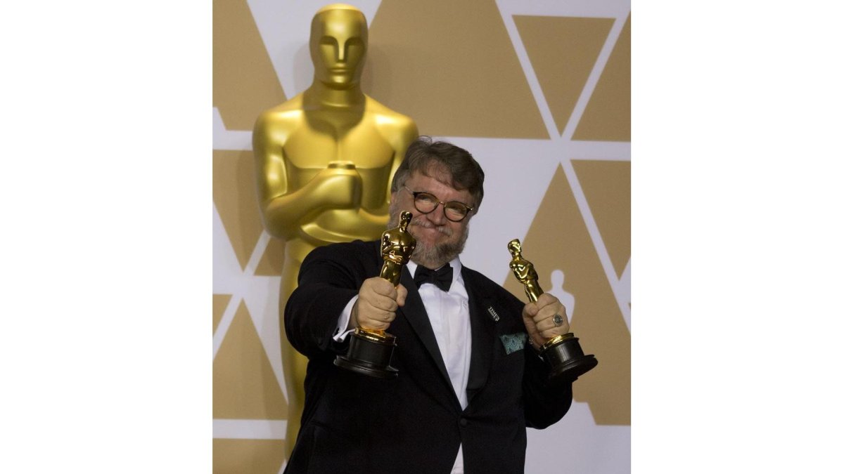 El director Guillermo del Toro, ganador del Oscar a la mejor película y al mejor director por 