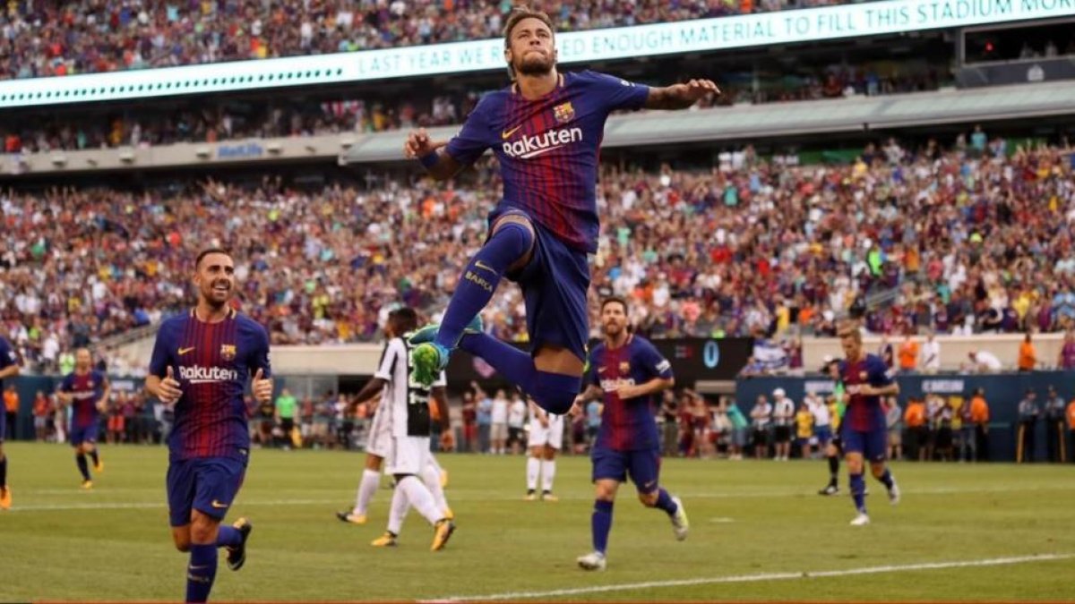 Neymar celebra uno de los goles que marcó a la Juventus.
