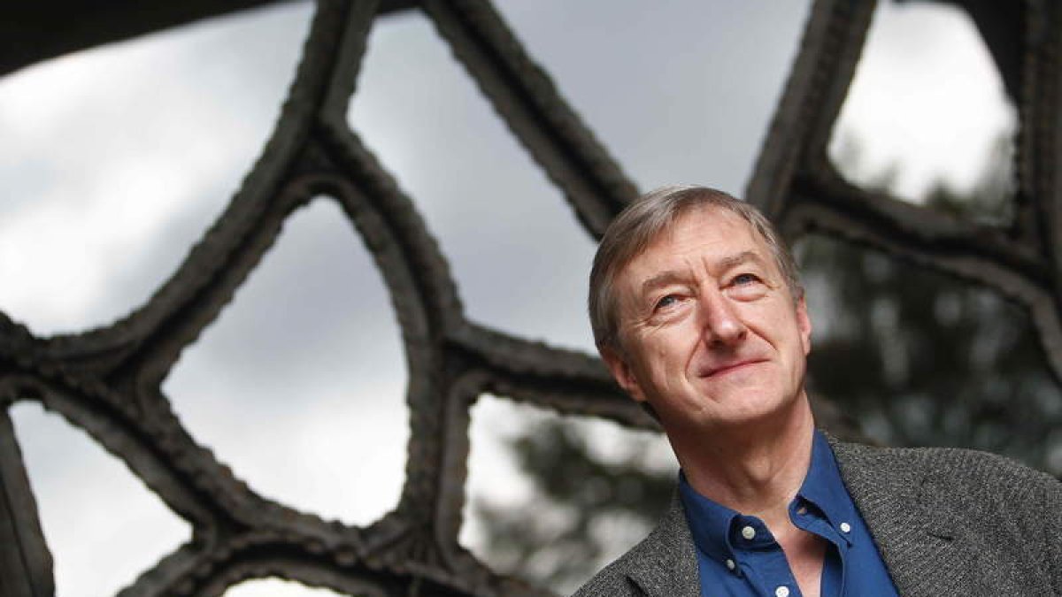 El novelista británico Julian Barnes, que alcanzó la fama con la novela ‘El loro de Flaubert’