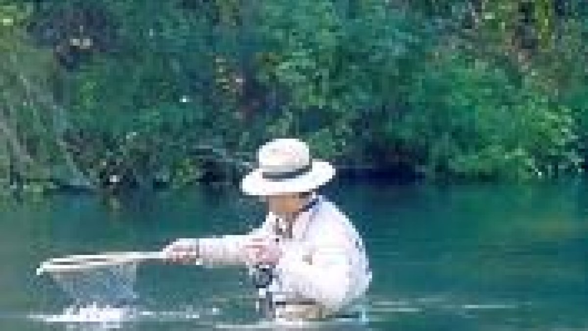 Cartel anunciador de la Escuela de Pesca Deportiva de Ponferrada