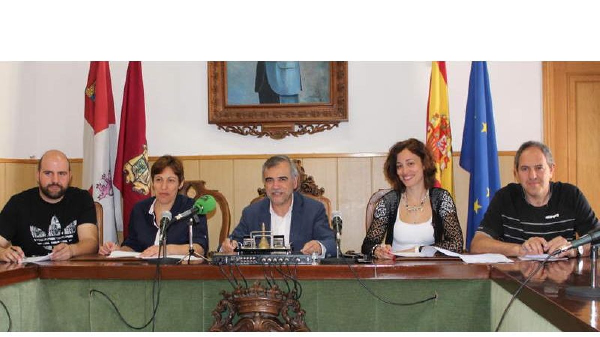 Fernando Lobato, Carmen González, José Miguel Palazuelo, Carmen Martínez y Salgado.