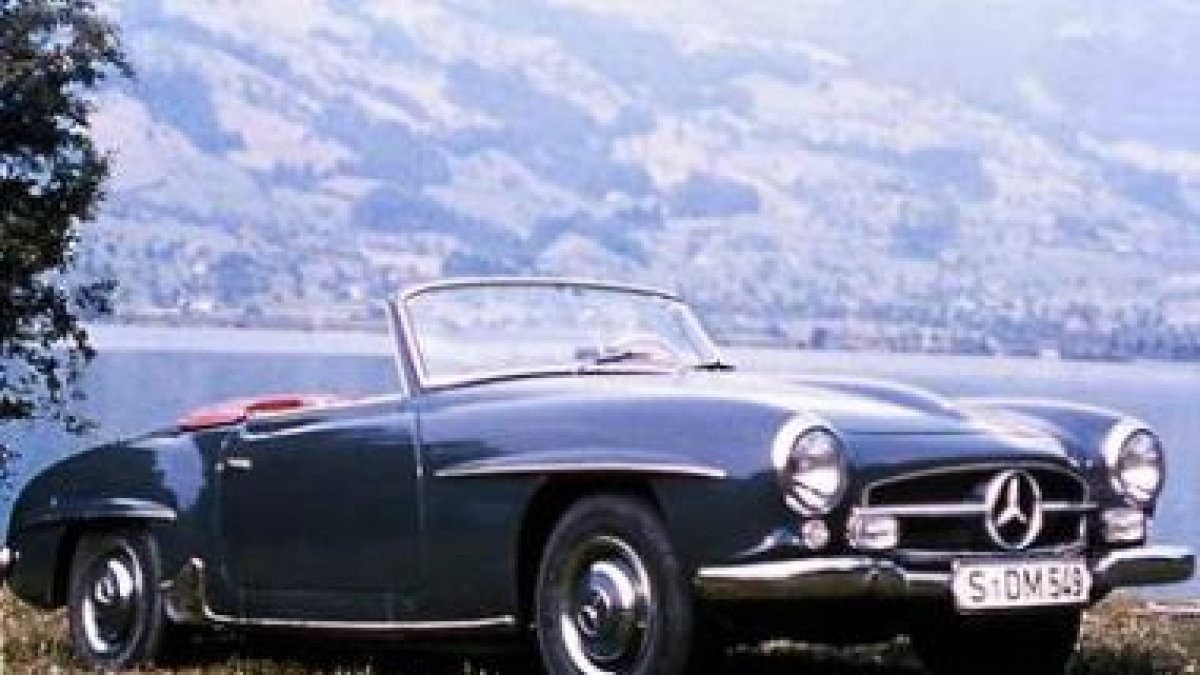 Mercedes concebía el 190 SL como un «pequeño» biplaza elegante y deportivo.