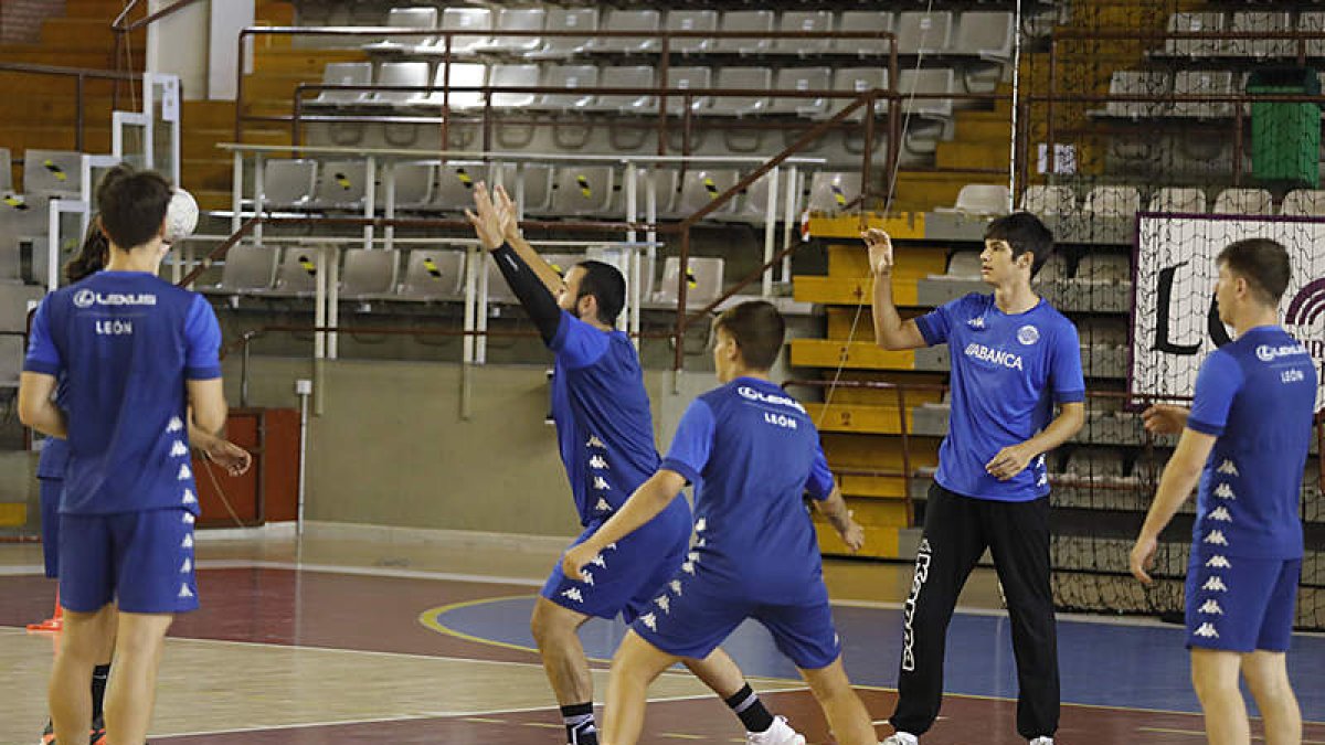 El Abanca Ademar suma hoy su primer amistoso a su preparación de pretemporada. MARCIANO PÉREZ
