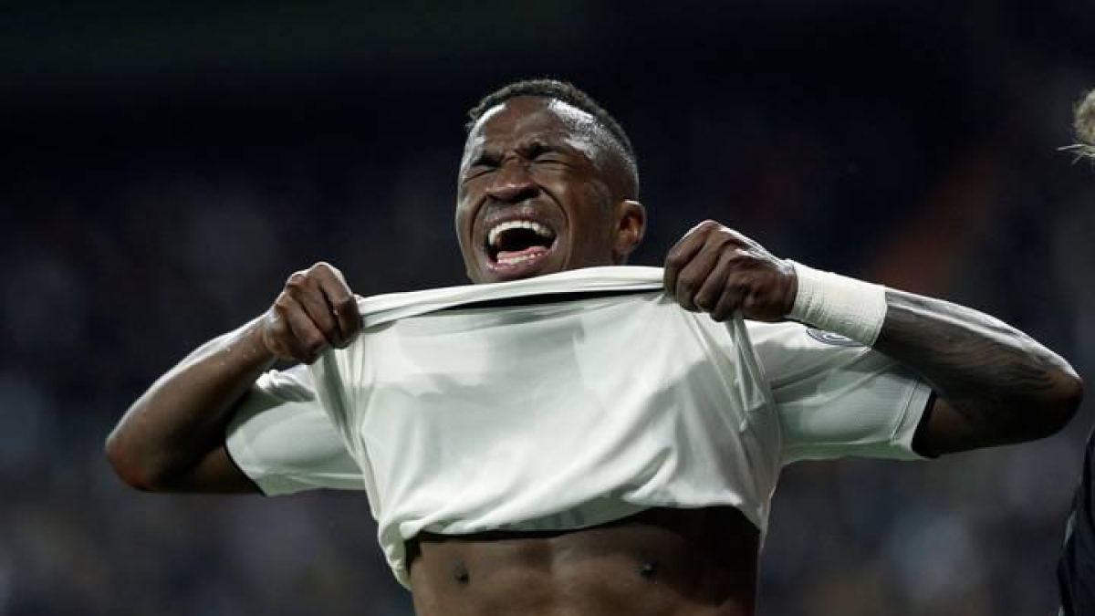 Vinicius salió del campo llorando tras sufrir una lesión en la primera parte del encuentro