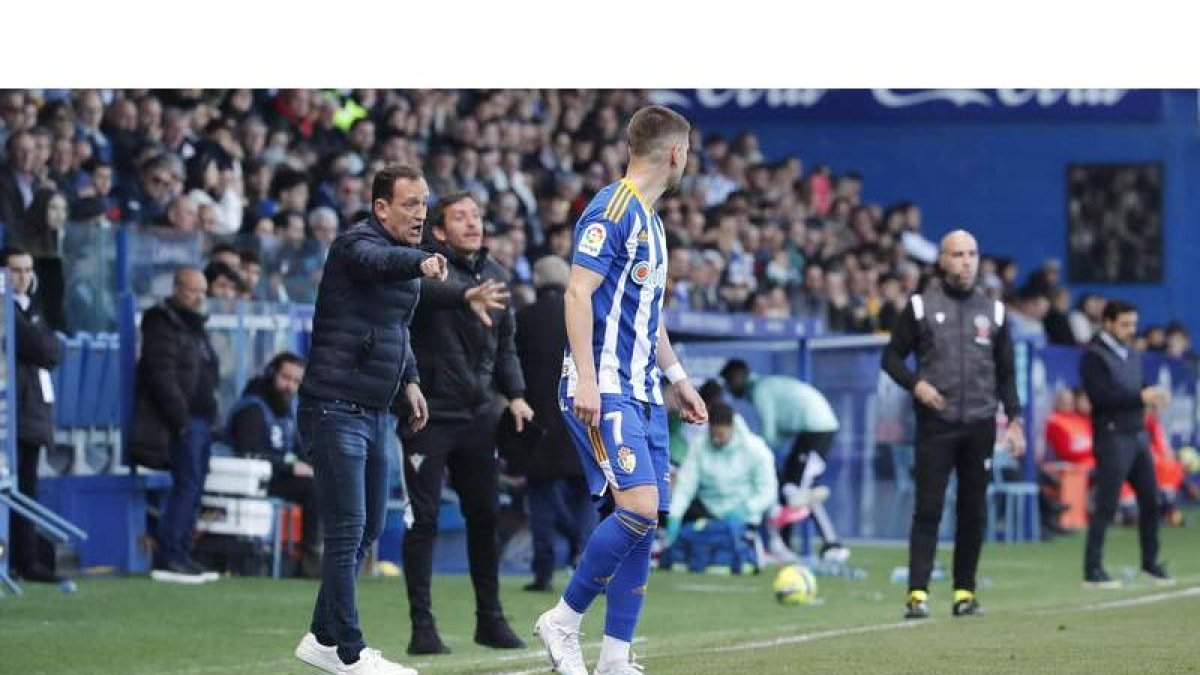 Dani Ojeda, titular indiscutible en la Deportiva, reflexionó ayer sobre las últimas noticias referidas a su futuro. ANA F. BARREDO