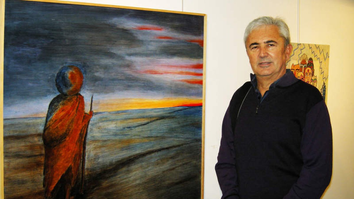José Luis Rodríguez Tamargo ante su premiada obra.