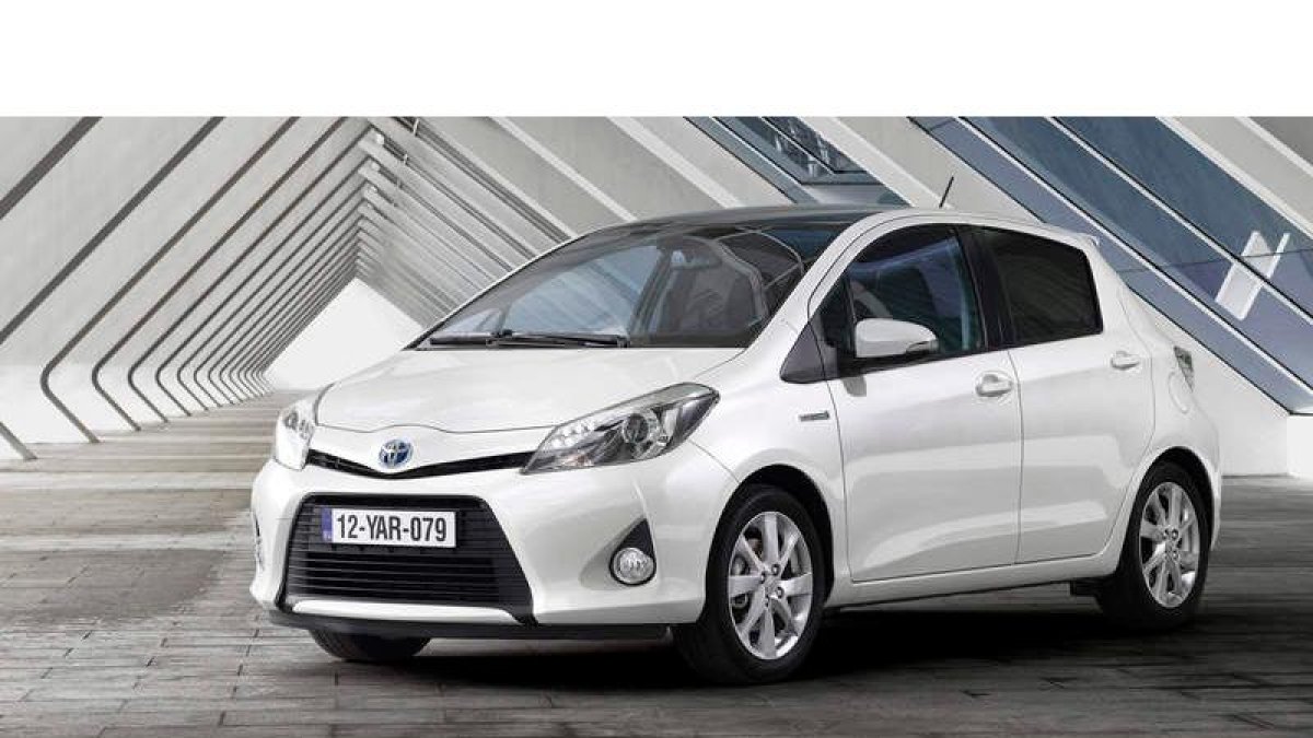La aerodinámica toma carta de naturaleza en el frontal específico del Yaris Hybrid.