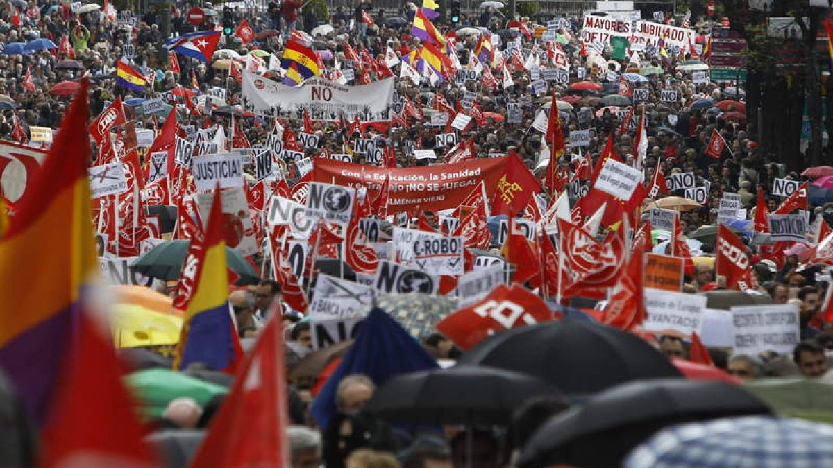 Vista de la manifestación convocada en Madrid bajo el lema ‘Trabajo, dignidad, derechos. Quieren acabar con todo’.