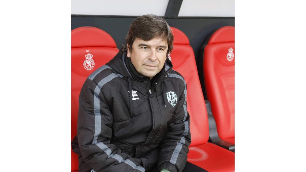 Eduardo Docampo será presentado hoy como nuevo entrenador de la Cultural en el Reino de León. DL