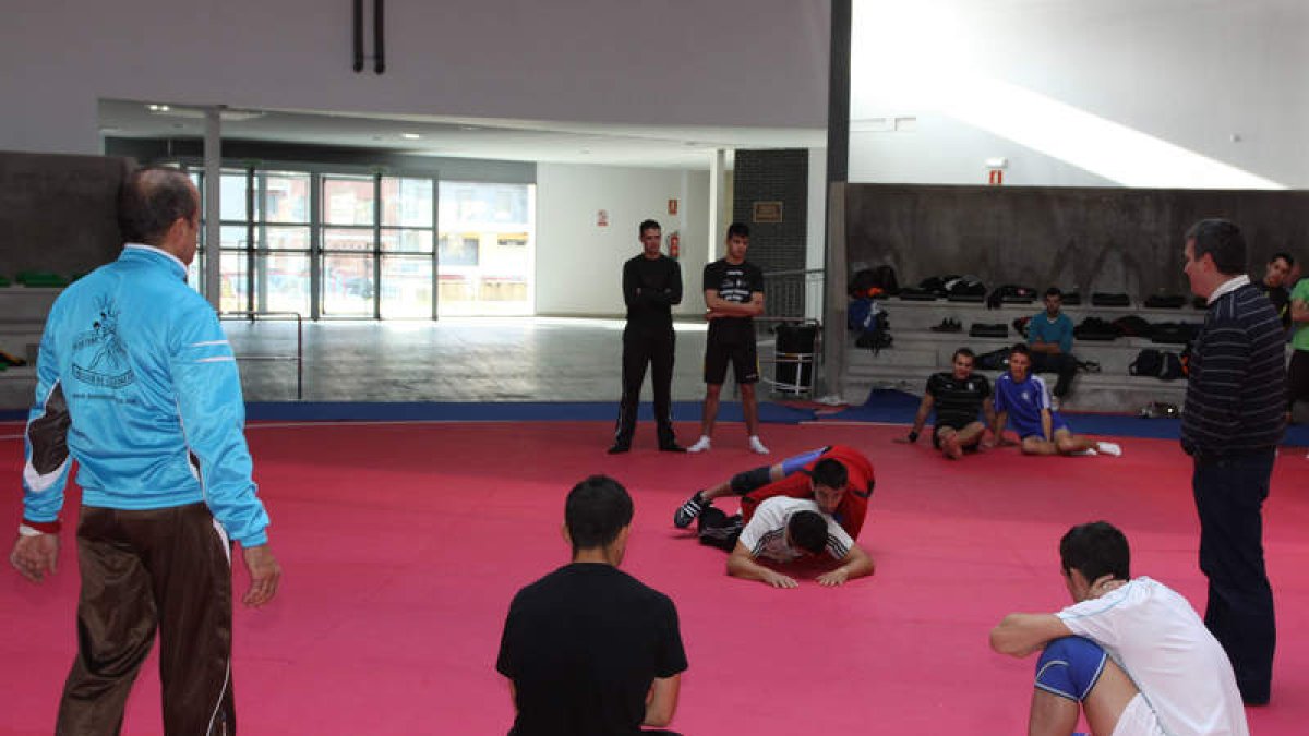 El luchódromo leonés aula para los monitores de luchas.