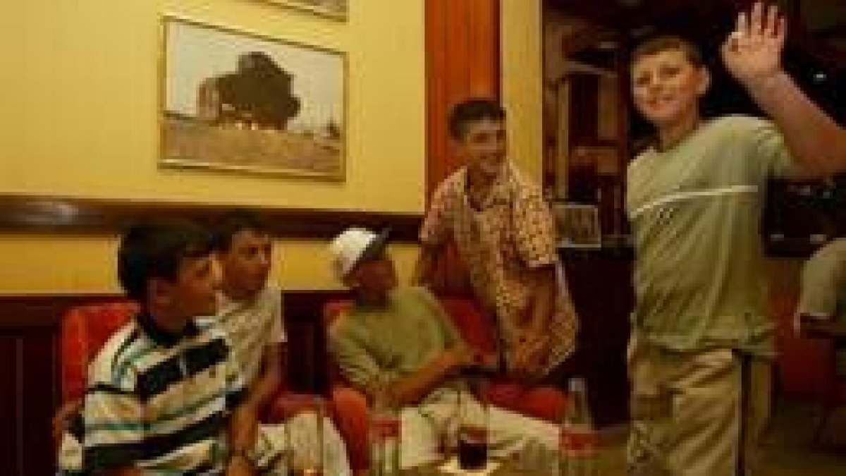 Un grupo de niños procedentes de Kosovo visitó el pasado verano el Bierzo
