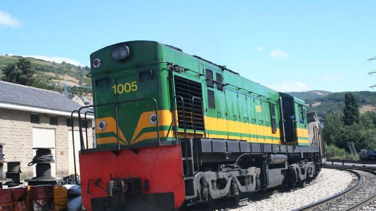 La Alco 1005 hoy ‘desaparecida’, estacionada en Villablino antes de su venta. DANIEL PÉREZ LANUZA