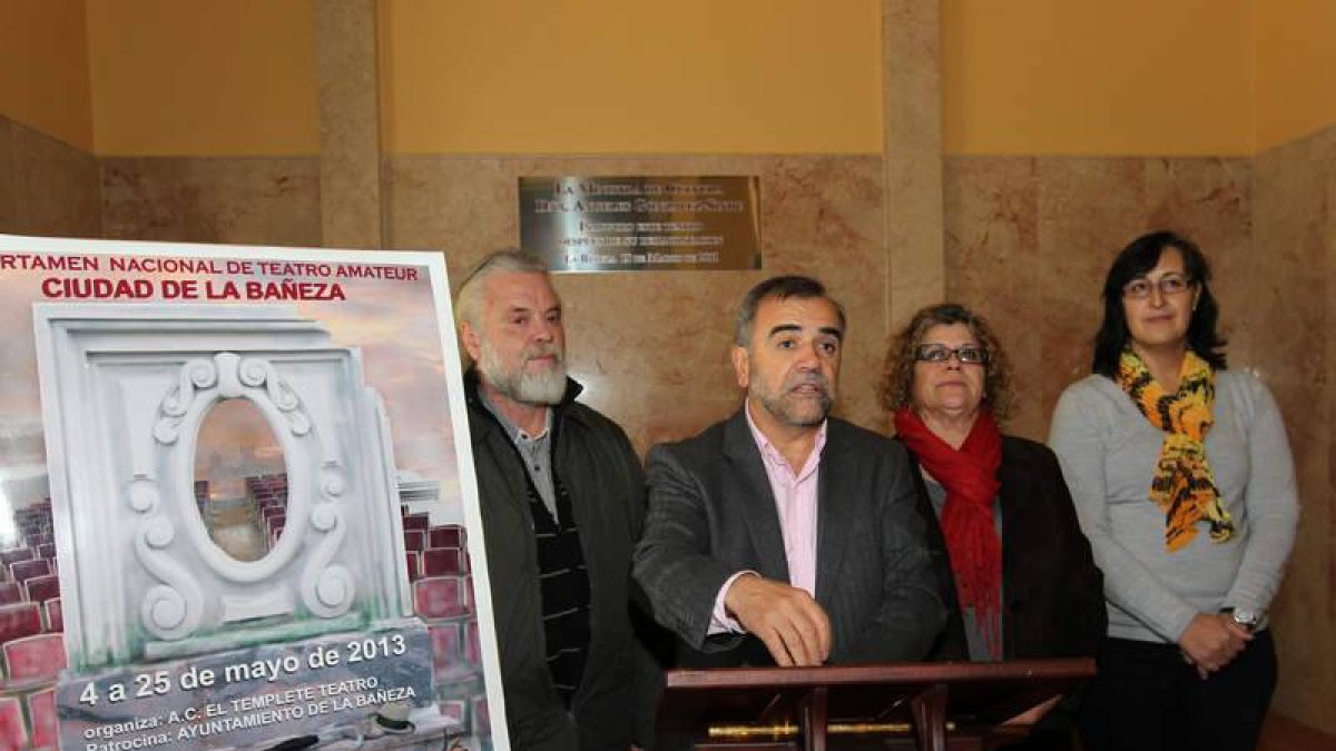 El alcalde intervino en la presentación de la I Muestra de Teatro Amateur.