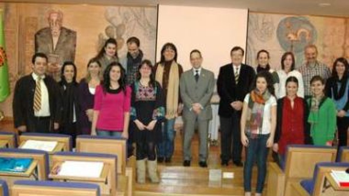 Participantes en el curso de protocolo, a la hora de su clausura.