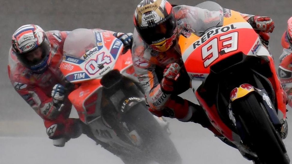 Marc Márquez y Andrea Dovizioso, en una carrera reciente.