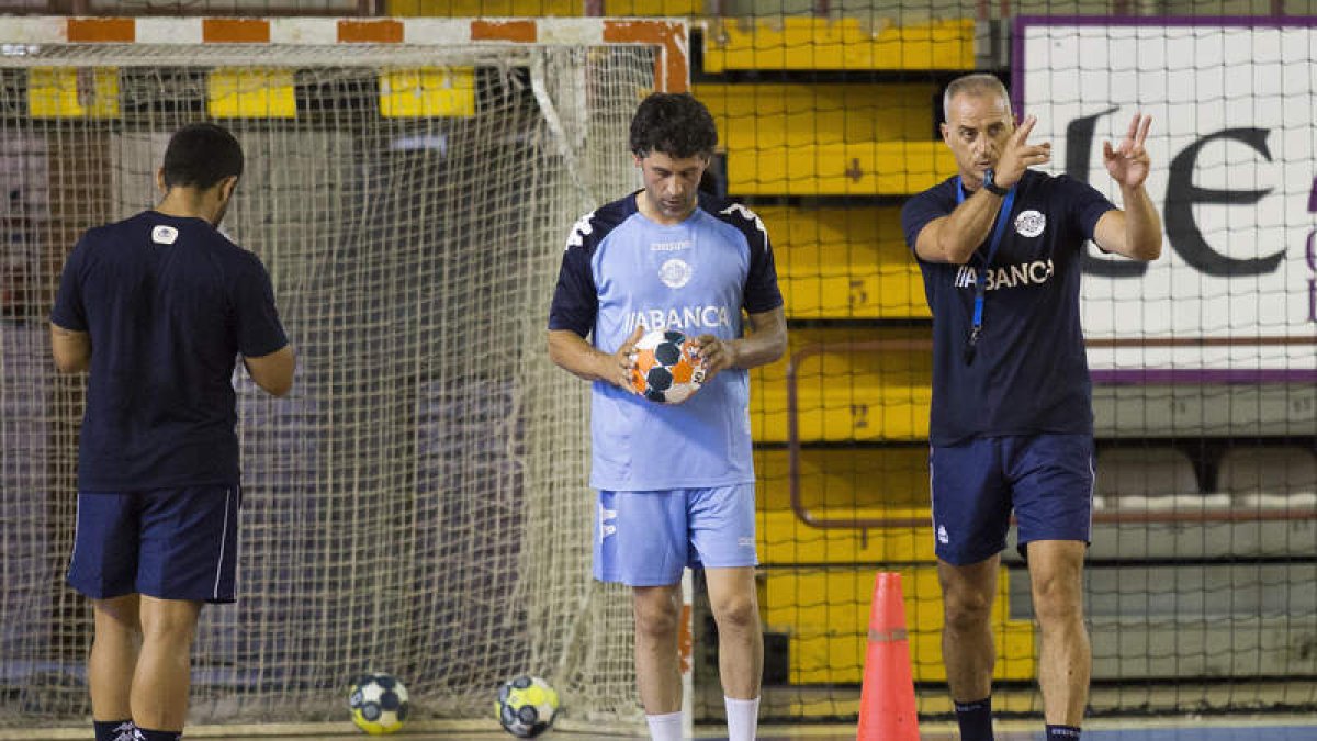 Guijosa contará, salvo David Fernández, con todos los jugadores para la Copa autonómica. FERNANDO OTERO
