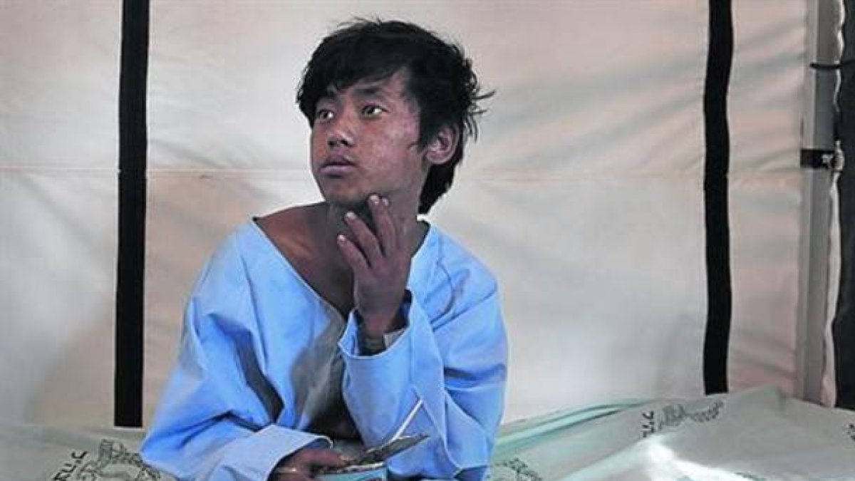 Curado 8Pemba, después de haber sido atentido en el hospital.